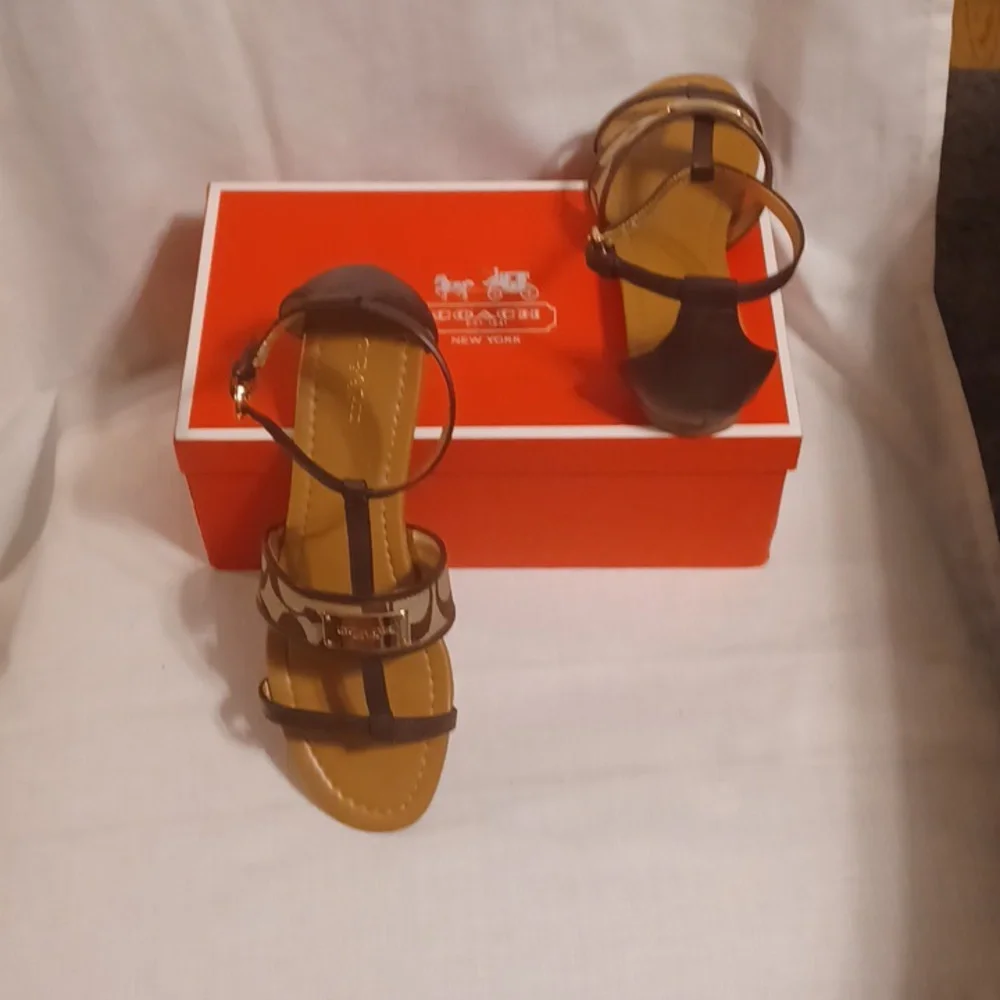 Coach Harriet Signature Sandals - Picture 1 of 3